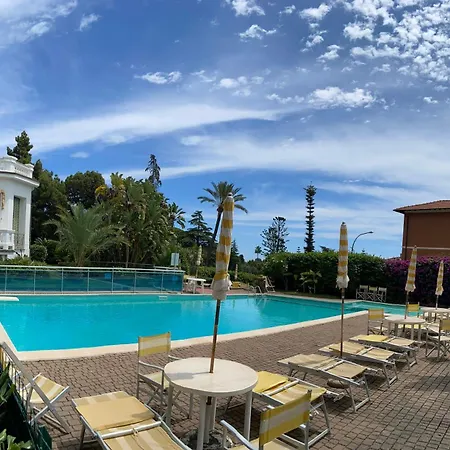Magico Relax Bordighera-open Space Con Piscina E Vista Mare Apartament *